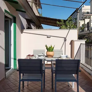 Urbana Rooftop Apartment